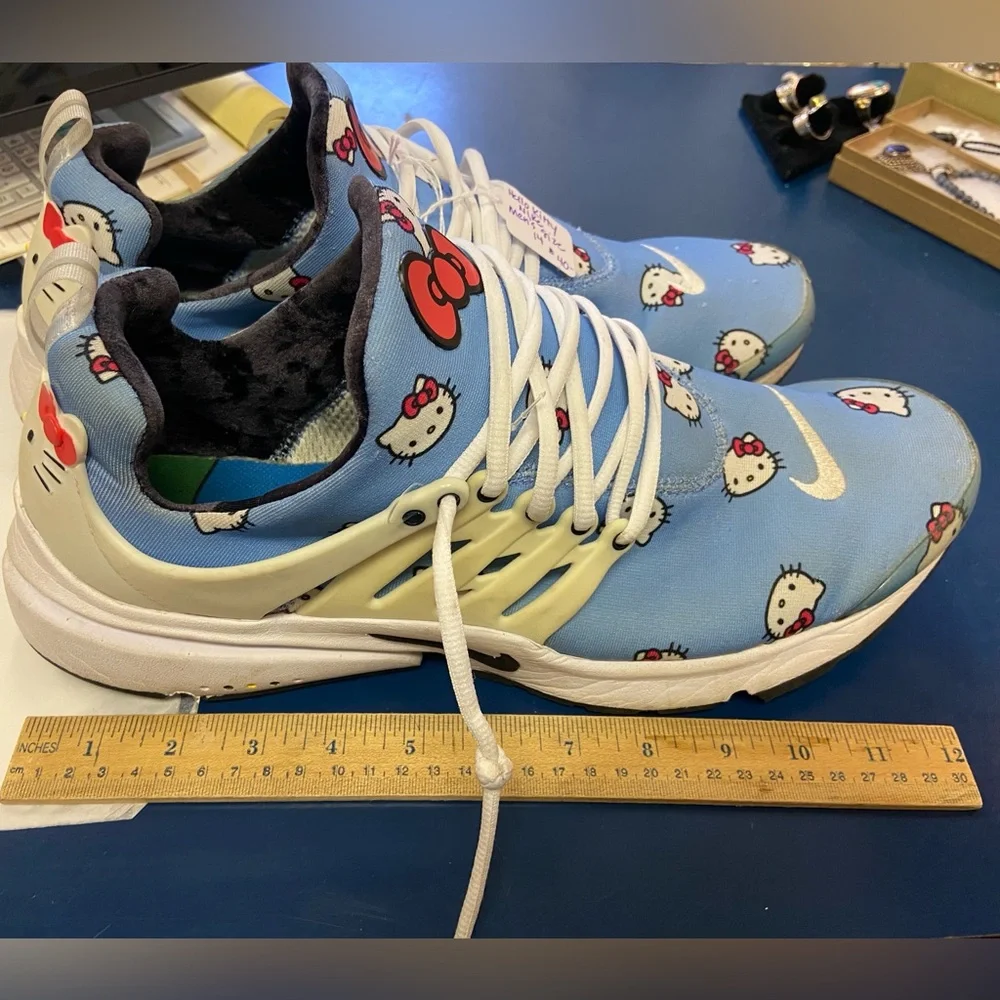Hello Kitty Sanrio Nike Men’s Size 14 Good Condition - Picture 11 of 11